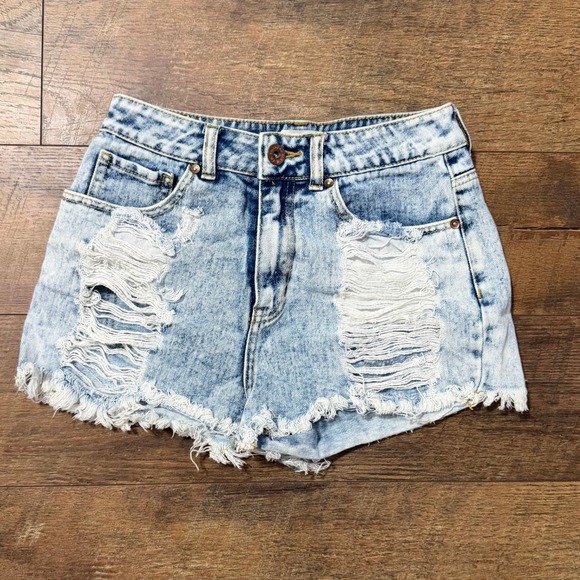 Bullhead Denim Co. Pants - Bullhead Denim Co Light Acid Wash Distressed Mom Shorts‎ Size 5 High Waisted